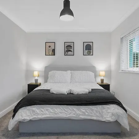 Holiday home Modern & Stylish 2 Bed In