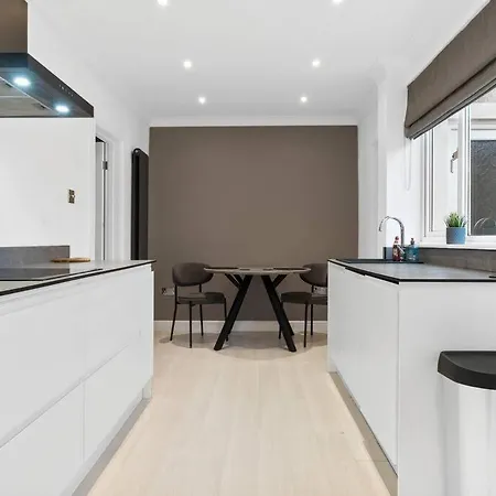 Modern & Stylish 2 Bed In Whitehaven