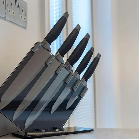 Modern & Stylish 2 Bed In *