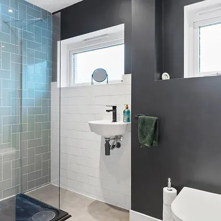 Tatil Evi Modern & Stylish 2 Bed In